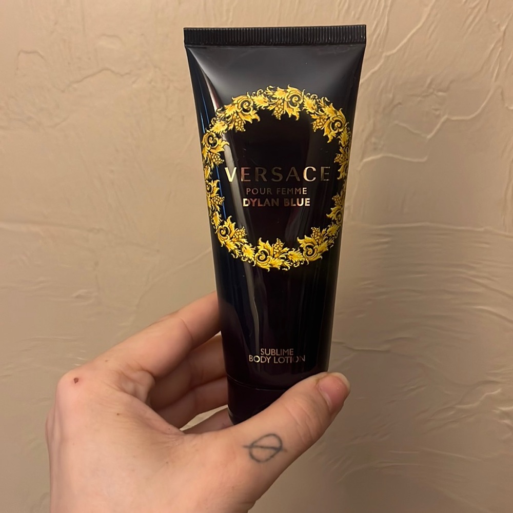 Versace Dylan Blue S Body Lotion 3.4 OZ